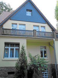 Nach Planung und Beratung durch Architekt Dipl.-Ing. Ulrich Kreller wurde das Wohnhaus saniert, ged&auml;mmt und das Dach erneuert.